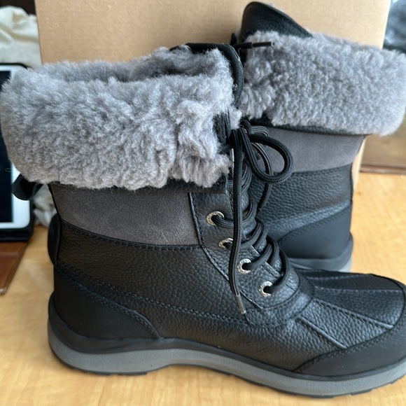 Ugg Women’s Adidonrack lll Snow Boot. - Picture 4 of 7